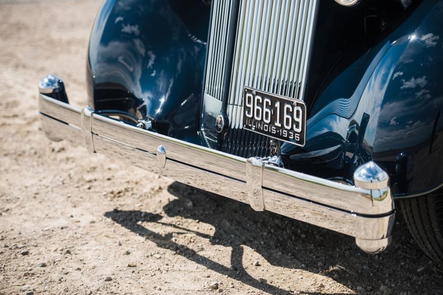 Детали экстерьера Packard Twelve Sport Phaeton 1936 года  (фото 15 из 35)
